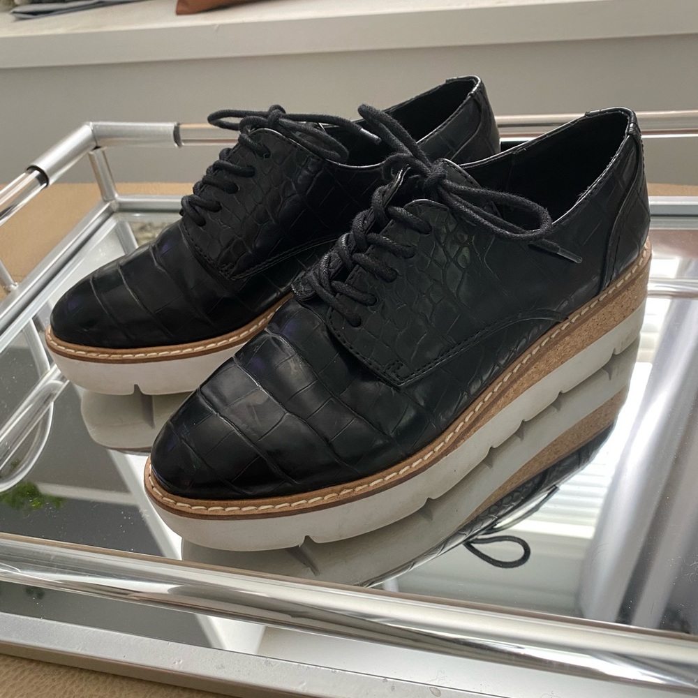 Steve Madden platform lace up oxfords. Women’s size 8.